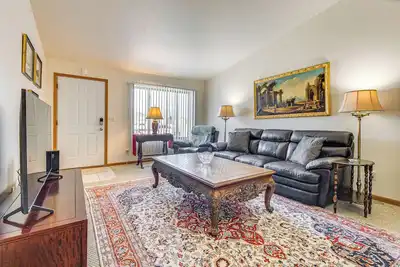 Image de 2 Mi to Lake Michigan: Cozy Duplex w/ Private Yard
