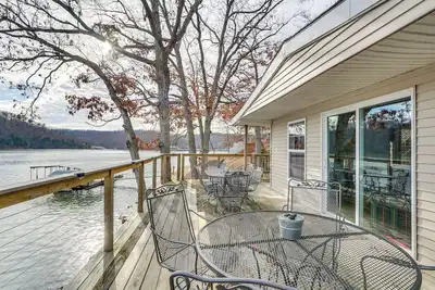Image de Fish & Boat on Lake of the Ozarks: Waterfront Home