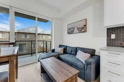 Image de Luxury Spacious Apartment 10 min to Airport | Wifi
