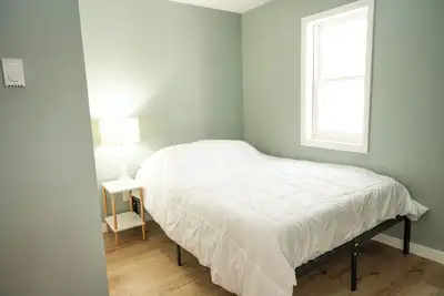 Image de Charming cottage In The Heart of Sugar Camp on Bass Lake - No Cleaning Fee!