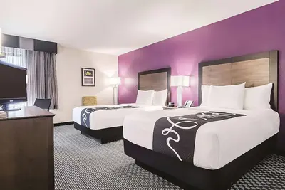 Image de Deluxe Room with 2 Double Beds at La Quinta Inn: Free Breakfast & Pool