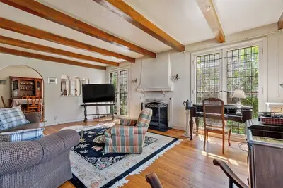 Image de 1st flr nr Shaker, Rta rail, Cle Clinic & Univ. Ho