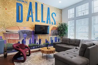 Image de Urban Escape - Your away home and office “20 minutes from everything!