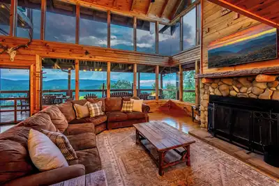 Image de Serenity - Sweeping Mountain Views From Every Room!