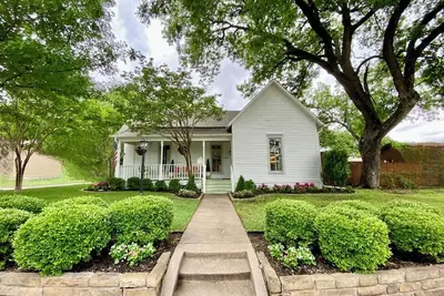 1883 Boutique Bungalow