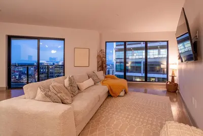 Image de 2b Top Floor West Midtown Condo