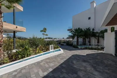 Image de Newly Built 2 Bdrm Modern Oasis w Gym & Pool