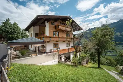 Image de Appartement 'Buchauer' avec vue sur la montagne, jardin commun et Wi-Fi