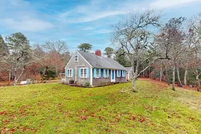 Image de Quiet home near Pilgrim Lake with deck, W/D, Ac, games, & large yard