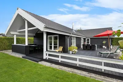 Image de \"Falki\" - 320m from the sea by Interhome