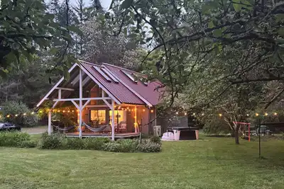 Image de House with hot tub on 2. 5 acres