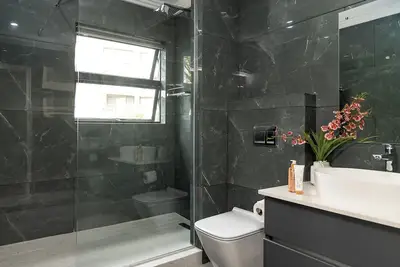 Image de Chic and Luxurious 3-bedroom apartment with WiFi, Ac in amazing uMhlanga