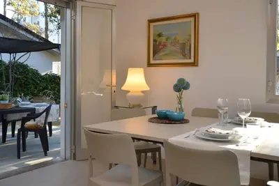 Image de Villa élégante et moderne dans un cadre paisible