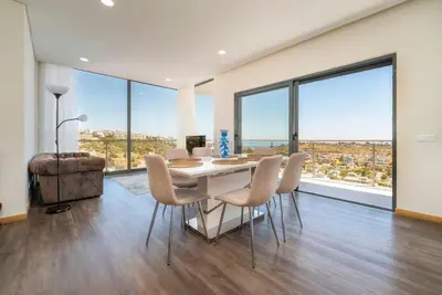 Image de Oceanview, Infinity Pool, 5min Beach, 3 bedroom