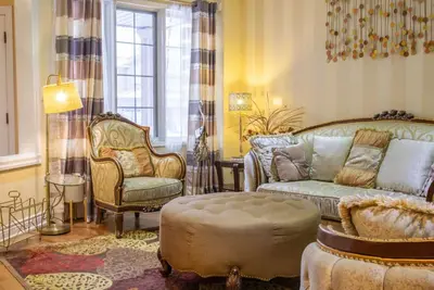 Image de Royal Luxury | Central Home w/ Gazebo | By Toronto