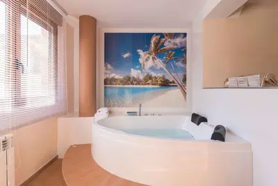 Image de Oceania Loft with Jacuzzi