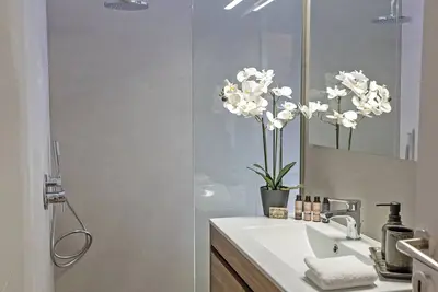 Image de Chic 1-bedroom apartment with WiFi, Ac in vibrant Kallithea