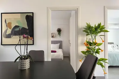 Image de Th0 - Tesla Smart Building - Cloud9 in the city