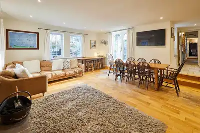 Image de Host & Stay | Newton Cottage