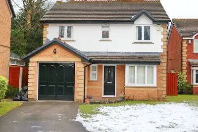 Image de Pass the Keys | Loved Family Home With Garden & Parking