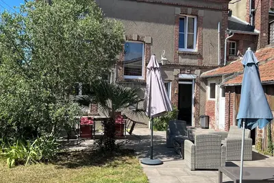 Image de chambre sans cuisine et salle de bain privative à 2 pas de Cabourg et ses plages
