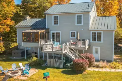 Image de Beautiful house w/ mountain & pond views, hot tub, pool table, bbq, firepit, w/d