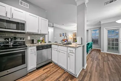 Image de Sophisticated 2br 2ba Apartment Stay with Pool