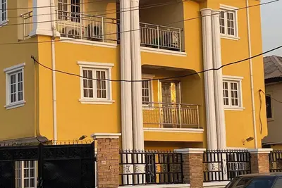 Image de \"Exquisite 3 Bed Flat 2. 5 bath\"