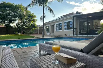 Image de Stunning 2 bed with pool - 2275
