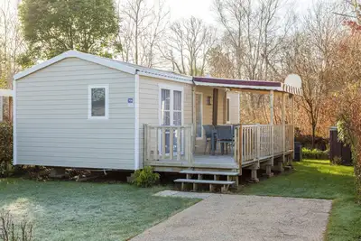 Mobile Home 'Sur Pont-Aven' avec terrasse privée et jardin privé