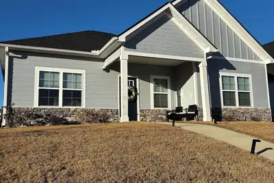 Image de Charming 3 bedroom house with Ac/WiFi in Grovetown. 9. 9 miles from the Master's
