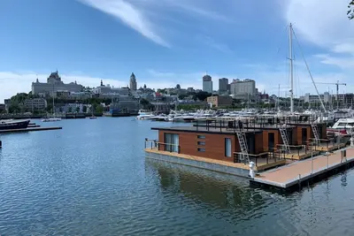 Image de Marina Port de Québec 3 - Maison flottante