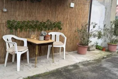 Image de - \"Benvenuti a Nuevo Meldola: La Tua Casa Lontano da Casa\"