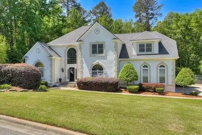 Image de Spacious 5-bedroom house with private tennis court and fitness room in Martinez