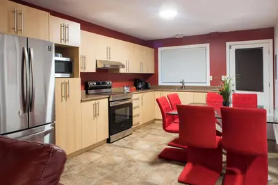 Image de Appartement De 3 Chambres |Travailleurs/Voyageurs Tout Inclus | Au Coeur De Tout