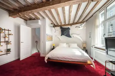 Image de The Art Collector's House 2br with peaceful patio.