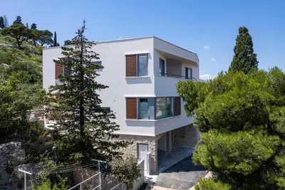 Villa Miramarina - Five Bedroom Villa