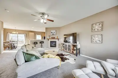 Image de Monument Family Home: Deck & Mountain Views!