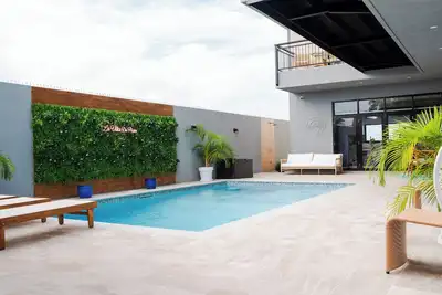 Image de Escape to Paradise at The Lighthouse Villa!