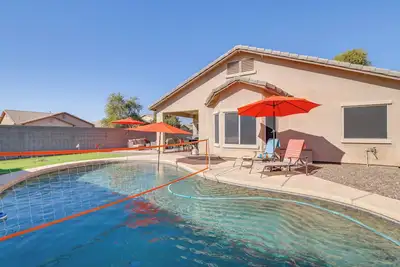 Image de Avondale Home w/ Heated Pool & Putting Green!