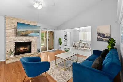 Image de Pet Friendly - Q2 & Domain - King Bed + Pool Table