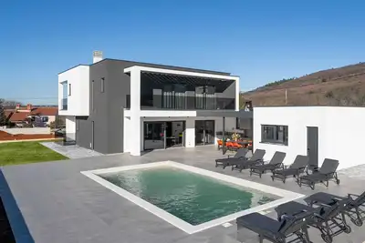 Image de Villa Aria a peaceful retreat with a playground