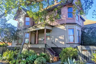 Image de 1br in perfect Berkeley location -- patio & yard!