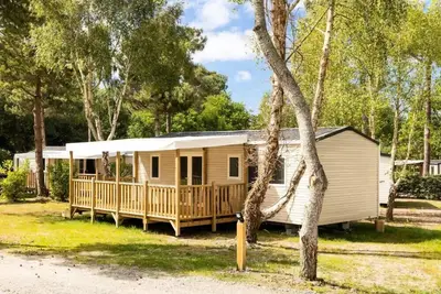 Image de Mobilheim Komfort 28m2 (2 Schlafzimmer) + Terrasse + Tv 4 persons