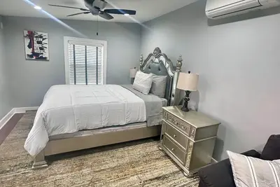 Image de Beautiful, Private, Cozy Apartment Just 2 Minutes Off the Beltway