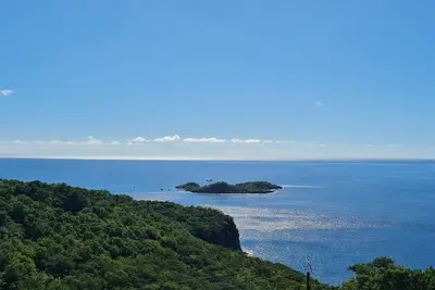 Image de Spacieux appartement avec vue mer à couper le souffle, proche Réserve Cousteau