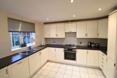 Image de Spacious Bracknell Four Bedroom House