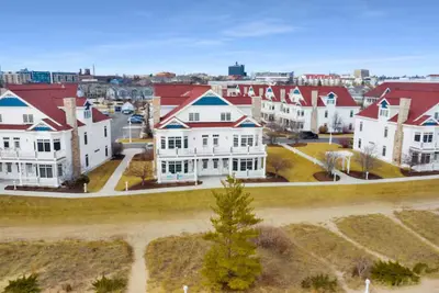 Image de Shoreline Sanctuary - Family Beach Villa with Deck and Sunsets