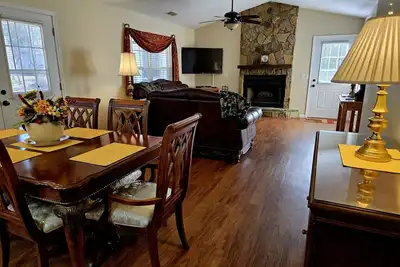 Image de Beautiful Water-Front Cabin with Firepit in Hayesville Nc