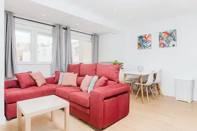 Image de Loira Genova: Central comfort close to parks.